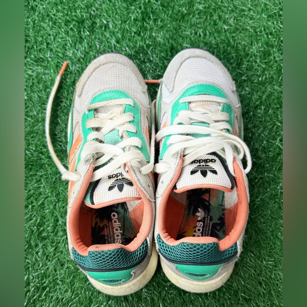 Adidas
(GS) adidas Tresc Run J‎ 'White Bliss Coral' EF7650 Size 6.5 - Picture 7 of 9